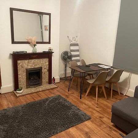 Luxury 1-Bed Apartment With Stunning City Views Perfect For Short Stays In Лондон Экстерьер фото